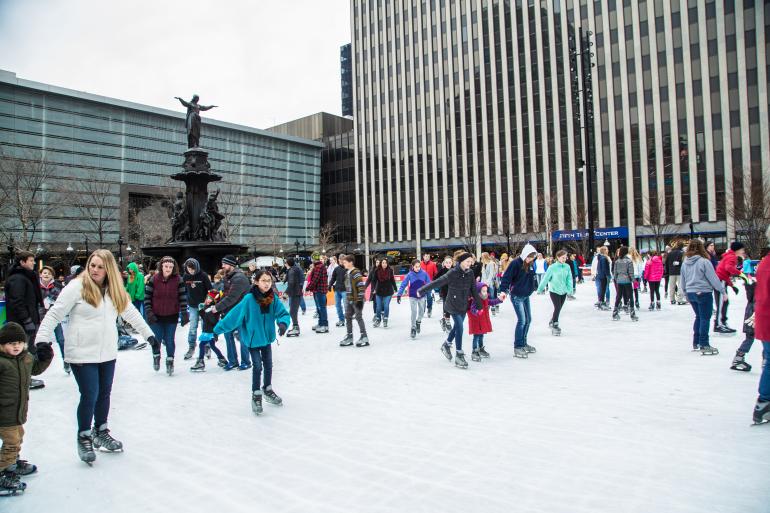 Fountain Square Ice Rink,  Downtown Cincinnati - photo by cincinnati USA